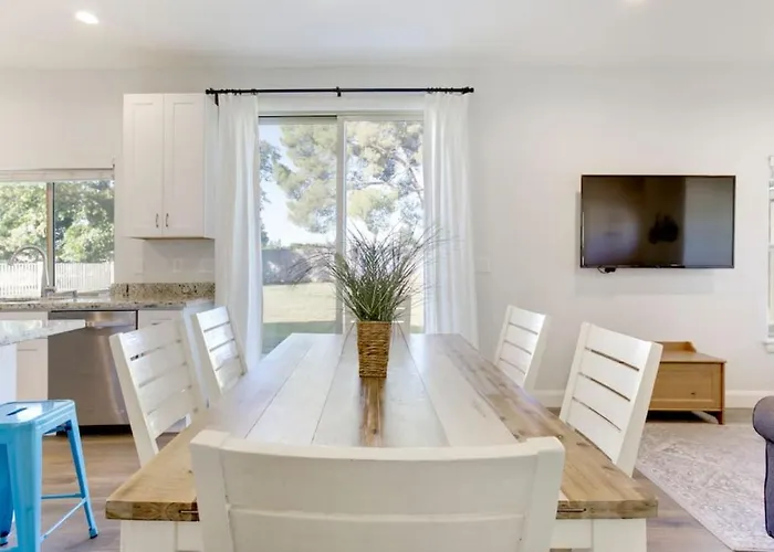 Two Bedroom In Holiday home Gilbert
